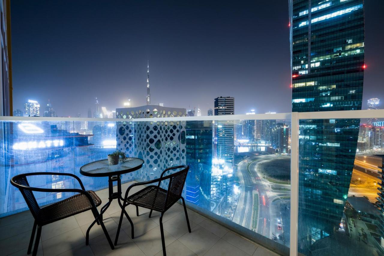 Appartamento Unlock Metropolis Business Bay Dubai Esterno foto