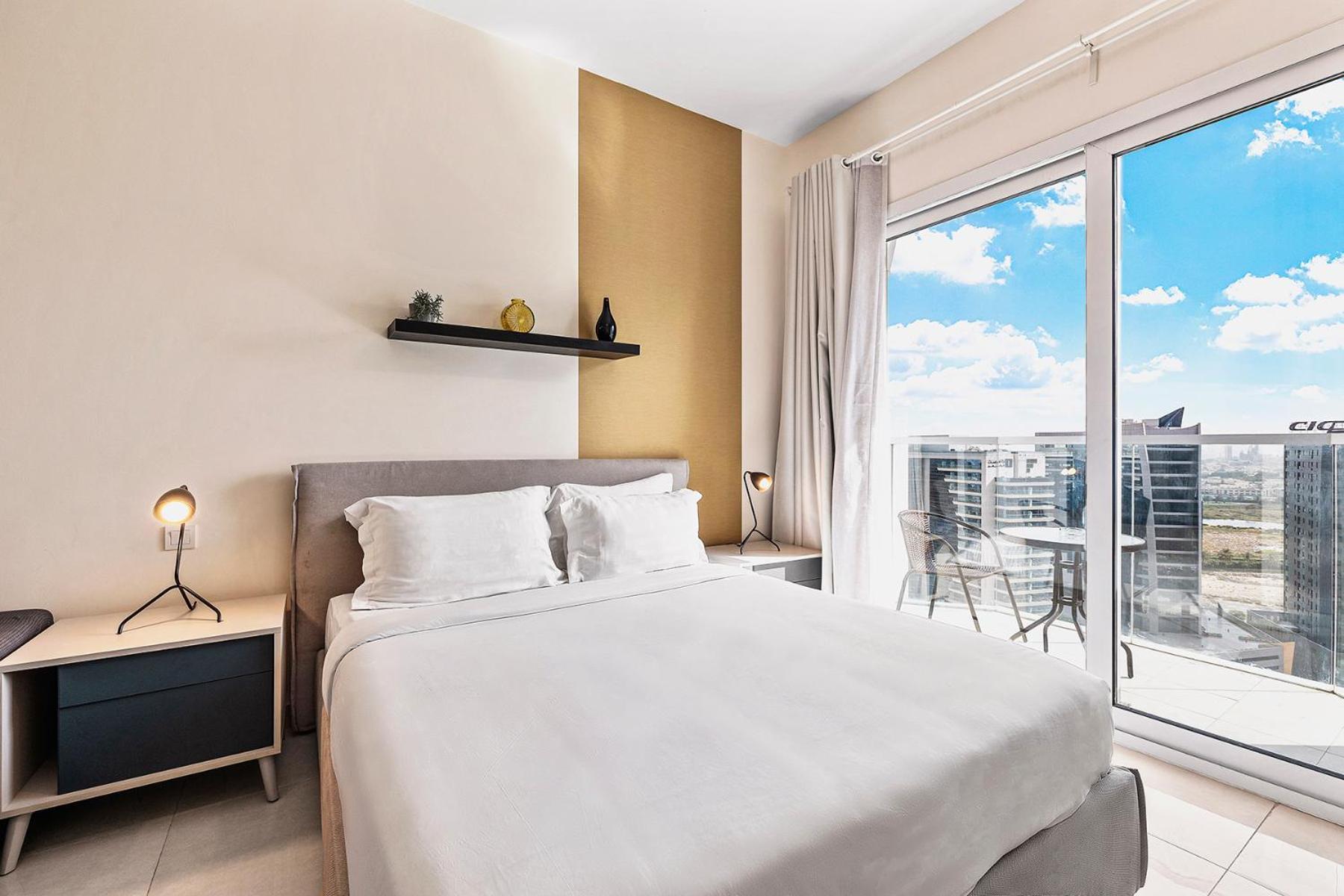 Appartamento Unlock Metropolis Business Bay Dubai Esterno foto