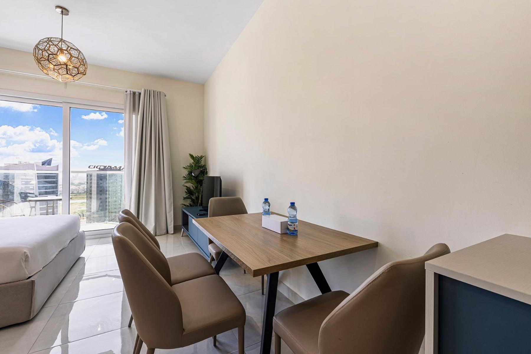 Appartamento Unlock Metropolis Business Bay Dubai Esterno foto