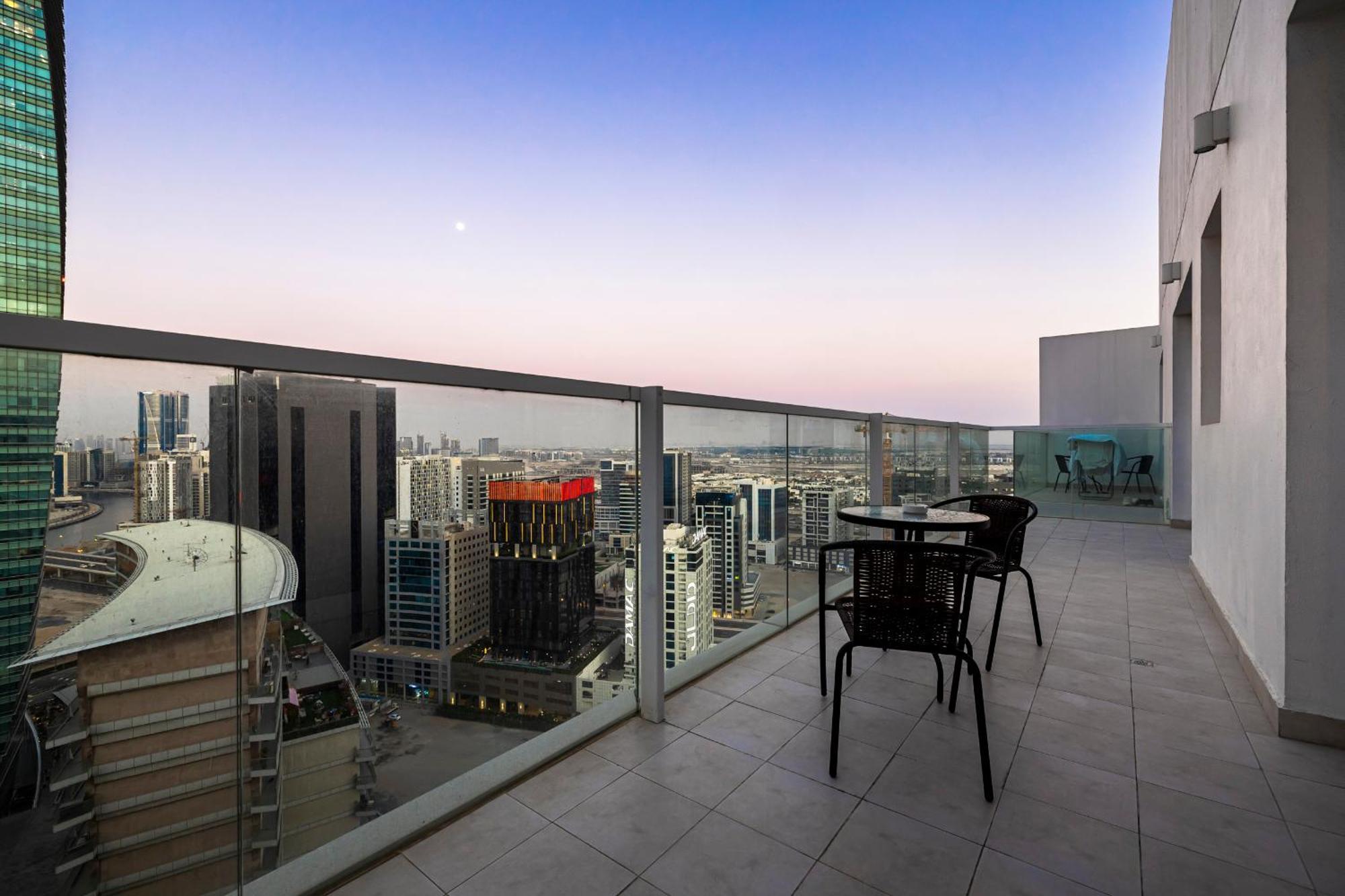 Appartamento Unlock Metropolis Business Bay Dubai Camera foto